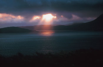 zonsondergang over Loch Scavaig